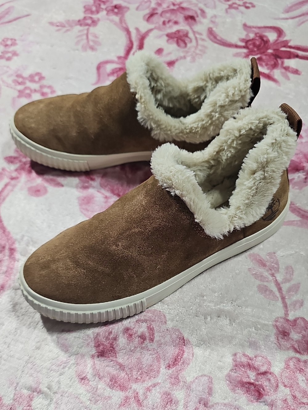 Timberland Women's Brown Suede‎ Slip-On Shoes with Cream Faux-Fur Lining